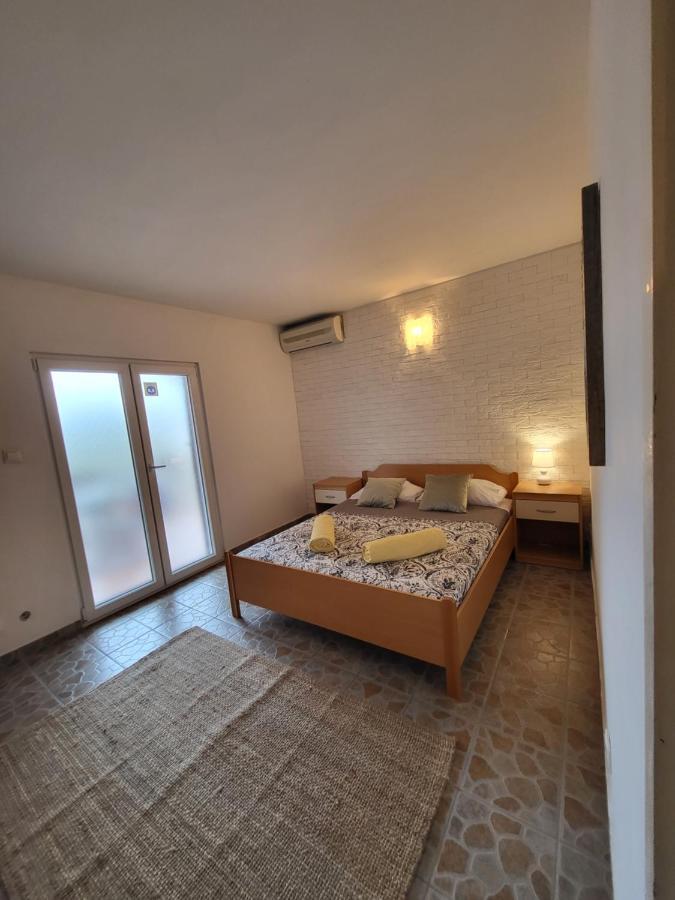 ApartmaniinПримоштен Екстер'єр фото